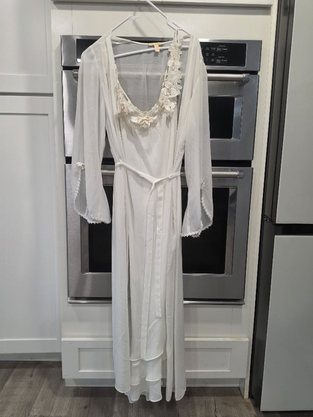 Vintage Flora Nikrooz Two-Piece White Lace Nightgown Sheer Robe Set Bell sleeve - Picture 2 of 14